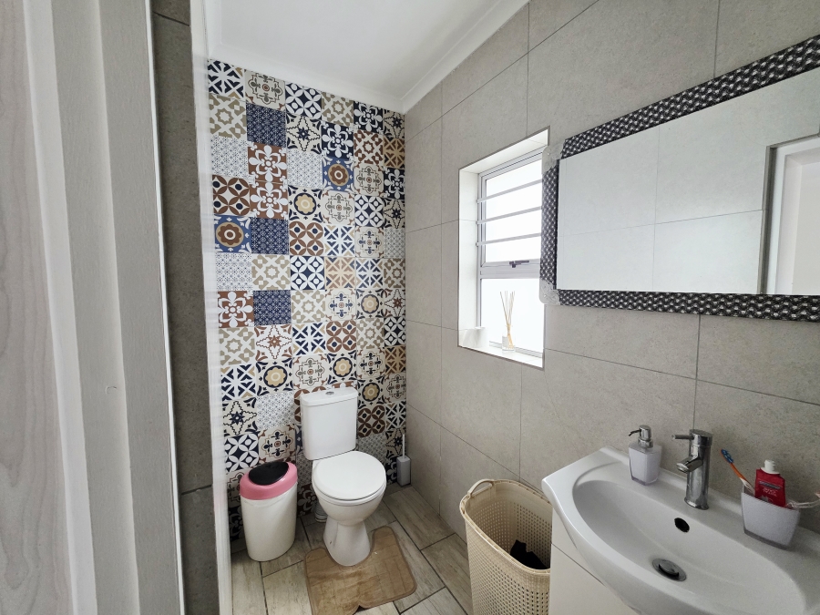 4 Bedroom Property for Sale in Beacon Bay North Eastern Cape